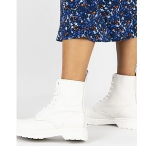 New Dr. Martens 1460 Women's Mono Lace Up Boots In White Leather Size 6  $170
